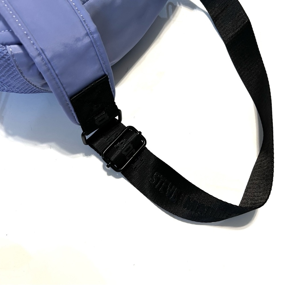 New Never Used Steve Madden Periwinkle Sling Bag for Men or Women. - Picture 6 of 12